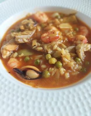 ARROZ CALDOSO CON GAMBAS Y MEJILLONES ARROZ CALDOSO CON GAMBAS Y MEJILLONES