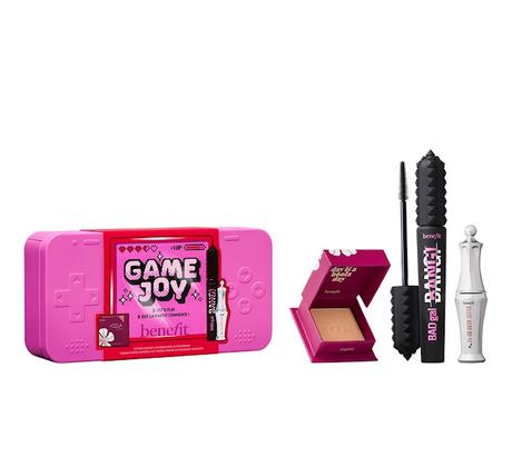 Los mejores neceseres y sets beauty para regalar esta Navidad 2025 benefit cosmetics