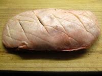 Magret de pato con cortes para marcar Magret de pato con cortes para marcar.