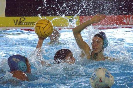 Paso atrás del club waterpolo Dos Hermanas PQS en primera femenina. Paso atrás del club waterpolo Dos Hermanas PQS en primera femenina.