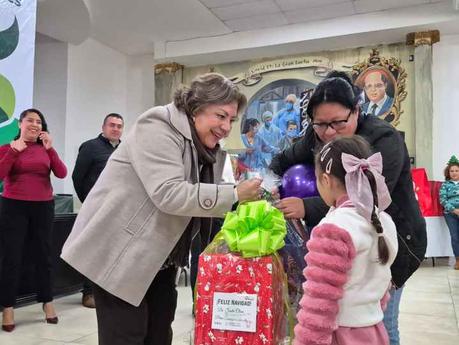 Gobierno de Soledad y sociedad civil cumplen sueños infantiles con “Regalando con Amor”