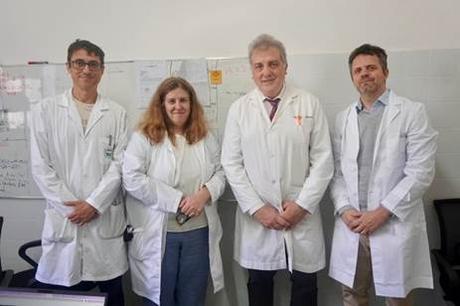 Gabriel Damiano -segundo de la derecha- con su equipo de profesionales del Pirovano. Foto GCBA