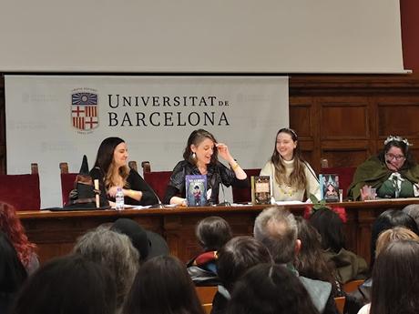 Charla o akelarre de brujas en el WitchMarket Barcelona 2025