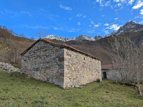 Peña Valdecuélabre desde Llamardal