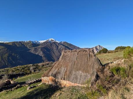 Peña Valdecuélabre desde Llamardal