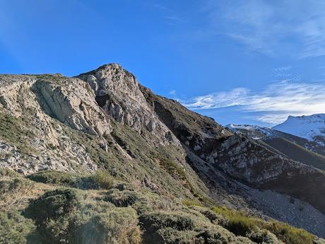 Peña Valdecuélabre desde Llamardal