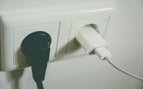 La paradoja de Jevons es el aumento del consumo total de un recurso a raíz de una mejora productiva que lo hace más eficiente de usar