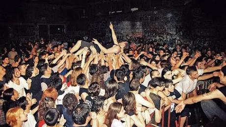 Desde Cemento. Al fondo a la izquierda