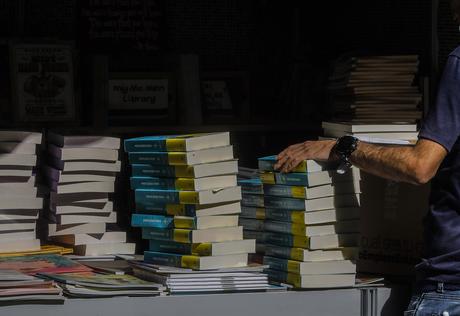 Las ferias del libro españolas bajan en ventas y asistencia en 2025, con 15 millones recaudados y 3 millones de personas