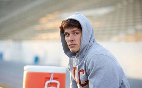 “Otro amor fuera de tiempo” llega a las plataformas TVOD “Otro amor fuera de tiempo” llega a las plataformas TVOD