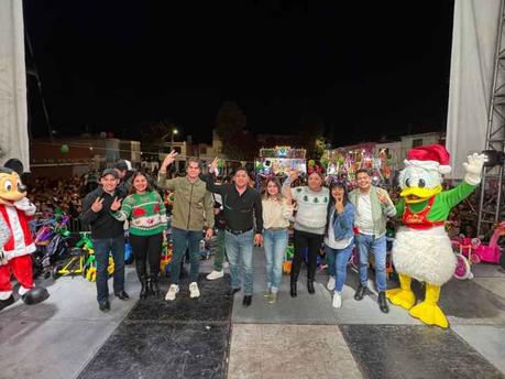 Miles de familias capitalinas participan en celebraciones navideñas en la capital potosina