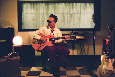 EL TWANGUERO: 'CHRISTMAS WITH EL TWANGUERO'