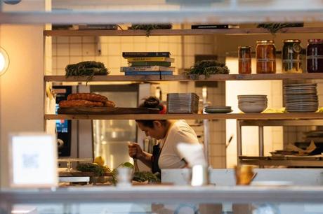 Las ventas del sector servicios moderan su crecimiento en octubre al 3,4% en C-LM, por debajo de la media nacional