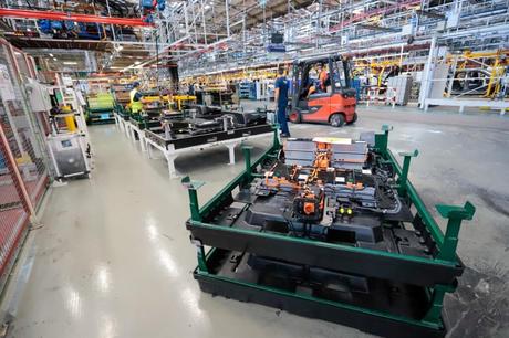 Las ventas del sector servicios moderan su crecimiento en octubre al 3,4% en C-LM, por debajo de la media nacional Las ventas del sector servicios moderan su crecimiento en octubre al 3,4% en C-LM, por debajo de la media nacional