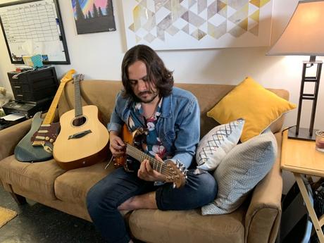 J. Rushwell estrena su disco ‘Bitácora’, un diario musical de pensamientos en tono rock