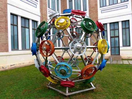 Un geómetra en el Museo Ruso de Málaga