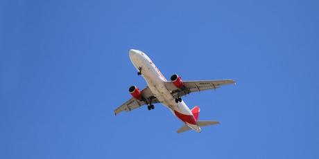 ¿Cómo evitar el jet lag y adaptarse rápido al nuevo horario?