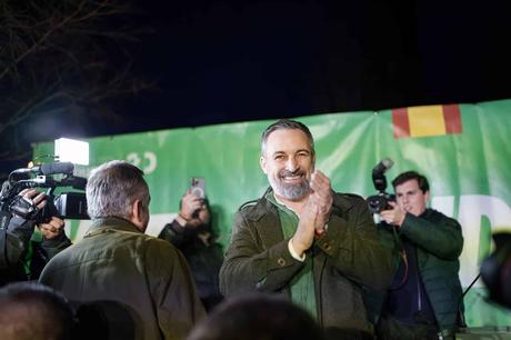 Abascal cierra la campaña de Extremadura con ataques contra el bipartidismo: PP y PSOE «son corruptos» y «lo mismo»