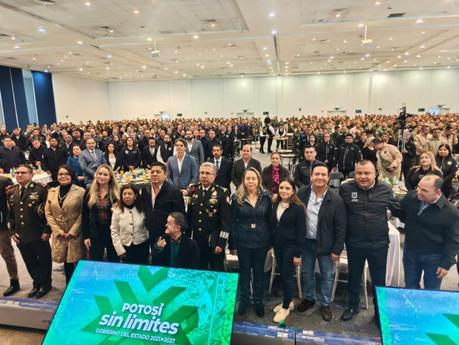 Ricardo Gallardo anuncia aumento salarial a personal de seguridad para 2026