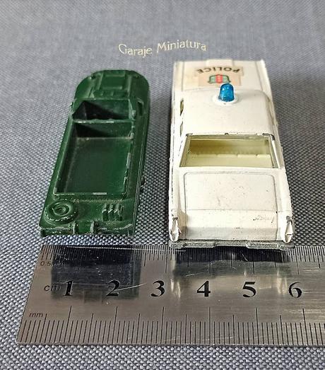 D.U.K.W. y Mercury Police Car piezas #55 de Matchbox