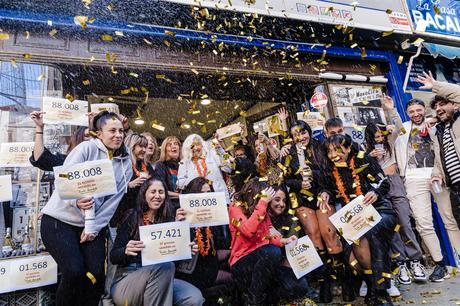 El sorteo de Navidad 2025 reparte este lunes 2.772 millones de euros en premios, 70 millones más