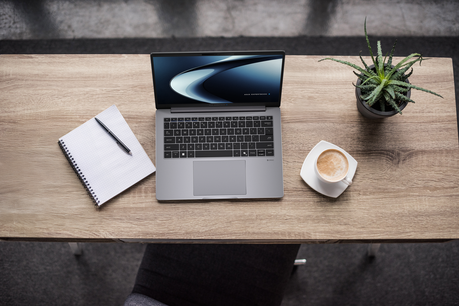 ASUS lanza notebook corporativo con IA integrada: ideal para entornos híbridos