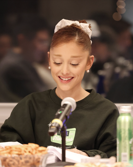 Ariana Grande regresa como anfitriona de Saturday Night Live este sábado 20 de diciembre