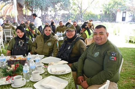 Alcalde Juan Manuel Navarro reconoce labor policial y anuncia nuevos incentivos para 2026