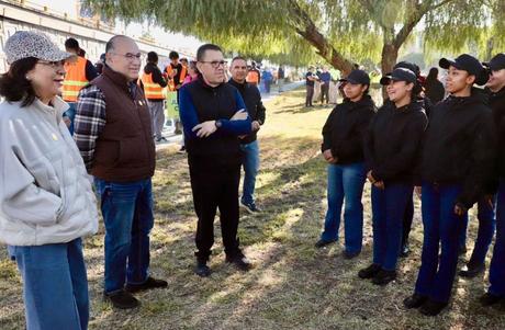 Barrido manual recorre hasta 50 kilómetros diarios para mantener limpio el Centro Histórico