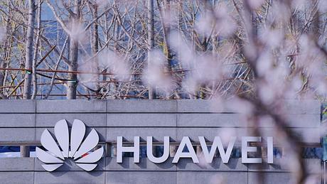 Huawei expande su presencia en electromovilidad con 10 autos inteligentes premium.