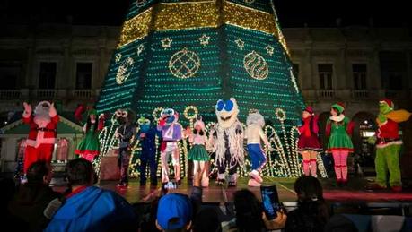 Navidad Verde fortalece convivencia cultural en la Plaza de los Fundadores