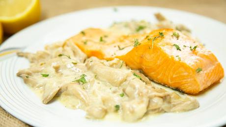 SALMON CON SALSA DE SETAS