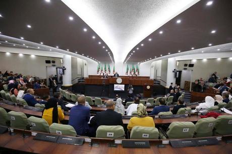 Castro asegura que culminará su mandato al frente de Honduras