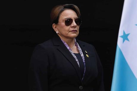 Castro asegura que culminará su mandato al frente de Honduras