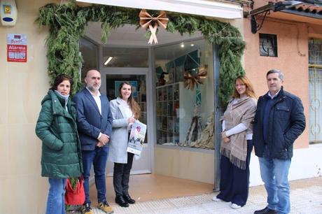 Librería Las Letras de Oro en Cuenca, ganadora del concurso de escaparates navideños de Asociación del Comercio