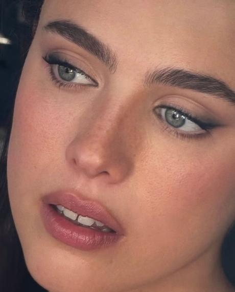 tips de maquillaje tiktok labios delineador marrón como se hace paso a paso makeup Artist internacionales redes sociales.