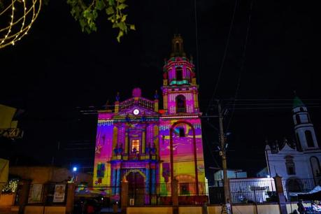 Familias celebran la identidad soledense con proyección navideña