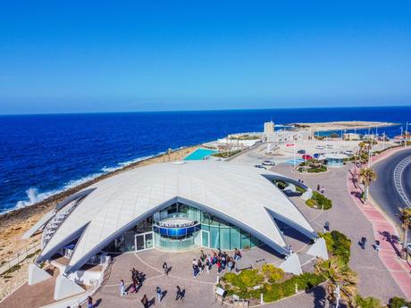 Qawra, alojamiento en Malta