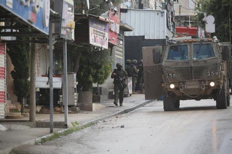 Al menos dos fallecidos y más de 40.000 personas sin electricidad en Suecia por un temporal de frío y nieve