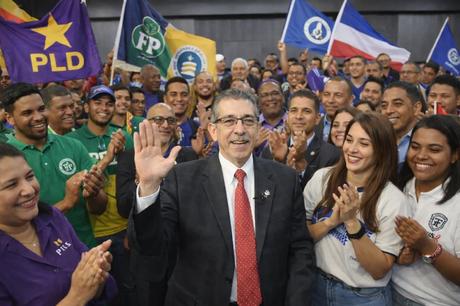 Asjana convertido en fenómeno en nueva candidatura a la Rectoría.