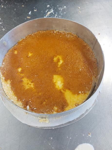 SEMIFRÍO DE VAINILLA Y CHOCOLATE CON CENTRO DE FRUTOS ROJOS SEMIFRÍO DE VAINILLA Y CHOCOLATE CON CENTRO DE FRUTOS ROJOS