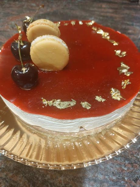 SEMIFRÍO DE VAINILLA Y CHOCOLATE CON CENTRO DE FRUTOS ROJOS SEMIFRÍO DE VAINILLA Y CHOCOLATE CON CENTRO DE FRUTOS ROJOS