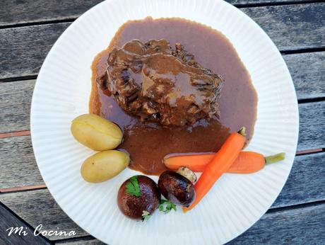 RABO DE VACA AL VINO TINTO (RECETA ESTILO MARTIN BERASATEGUI)