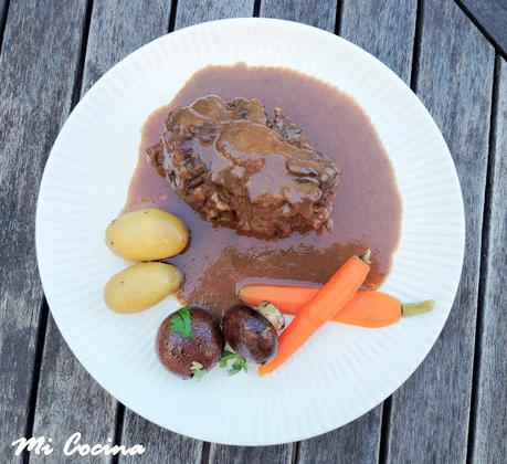 RABO DE VACA AL VINO TINTO (RECETA ESTILO MARTIN BERASATEGUI)