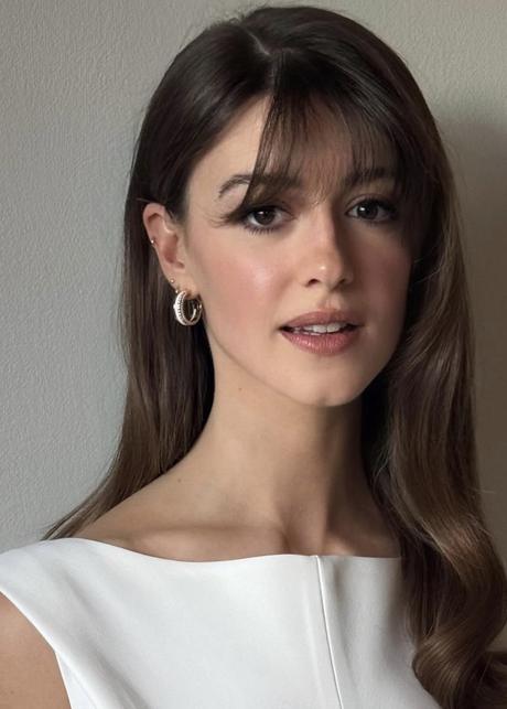 Todo sobre la tendencia Cocoa Core: el quiet luxury para un cabello castaño.