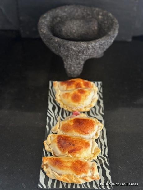 Empanadas de Queso Emmental, Jamón de York y Cebolla Caramelizada:#QuesoSuizoInternationalDay