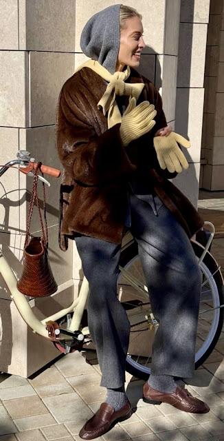 UN LOOK PARA CADA DIA DE LA SEMANA ; (444).- UN LOOK PARA CADA DIA DE LA SEMANA ; (444).-