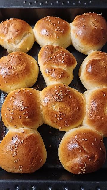 panecillos recién horneados
