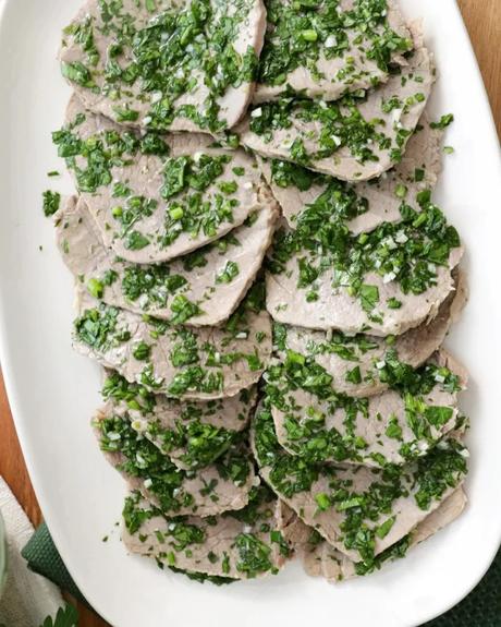 peceto a la vinagreta con ajo y perejil
