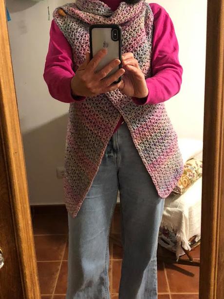 Colección chéster, chaleco sonrisa angélica